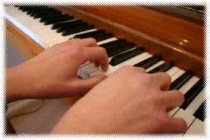 Correct hand position for pianists