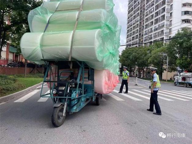 貨運(yùn)三輪能跑多快啊貨運(yùn)三輪能跑多快啊視頻