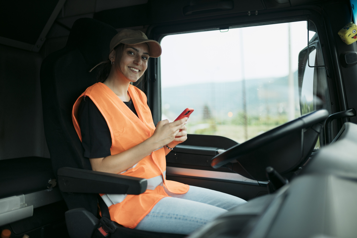 貨運(yùn)男司機(jī)貨運(yùn)女司機(jī)