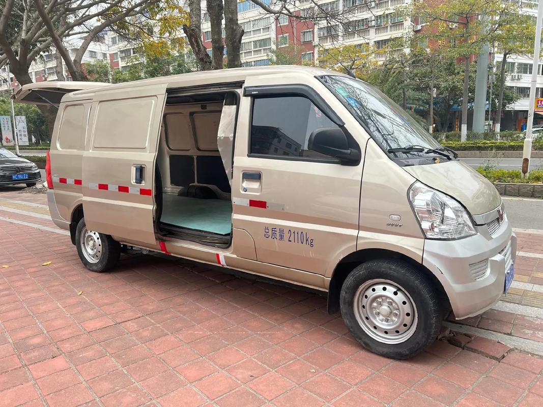 貨運(yùn)加長面包貨運(yùn)加長面包車圖片